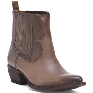 NWT FRYE Leather Sacha Chelsea Boots Brown Tan Womens 8  8.5 9 Heel Winter Ankle